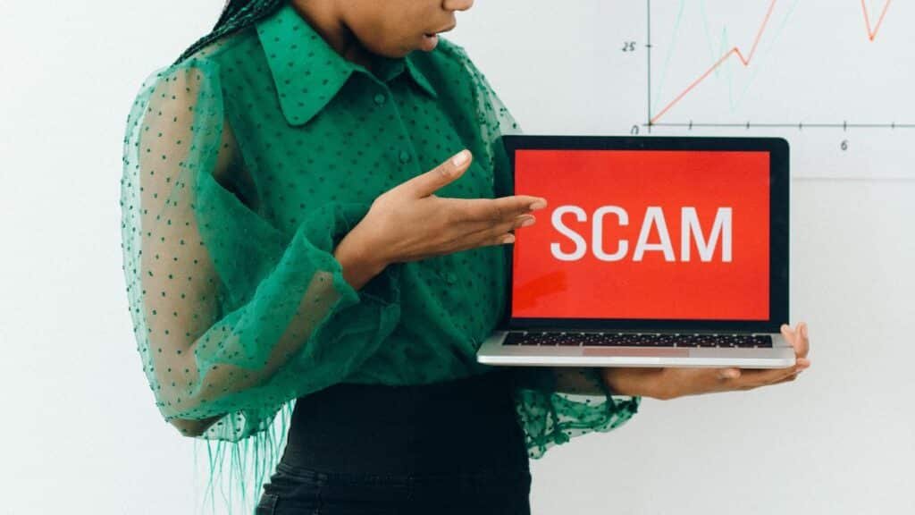 Waspada Penipuan! Kenali Risiko dan Cara Menghindari Scam Jual Beli Akun